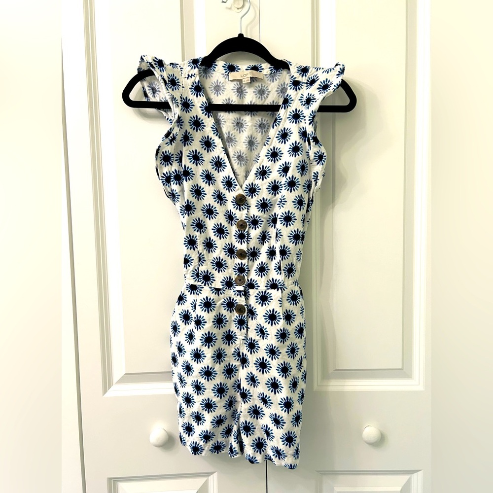 Ruffle sleeved romper